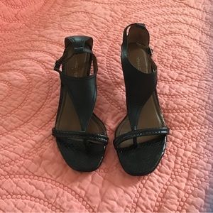 Donald J Pliner designer black leather heels. Size 7 M.